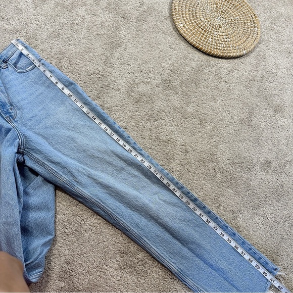 Abercrombie & Fitch The 90s Straight Ultra High Rise Jean Raw Hem in Blue 29/8R - Picture 14 of 16